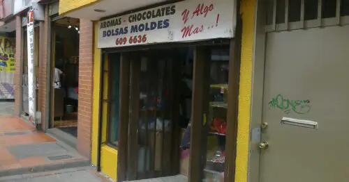 AROMAS CHOCOLATES Y ALGO MAS AROMAS CHOCOLATES Y ALGO MAS